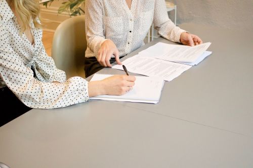 Signature d'un contrat d'assurance habitation