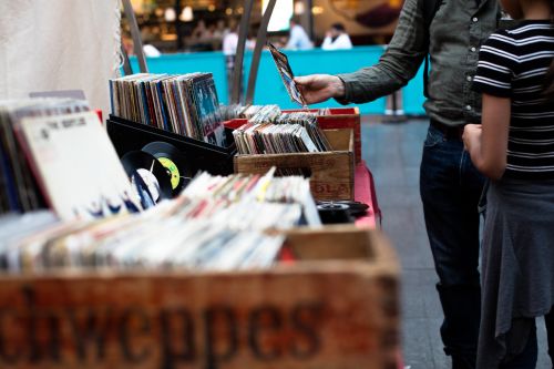 Une vente de garage dans une vente de succession