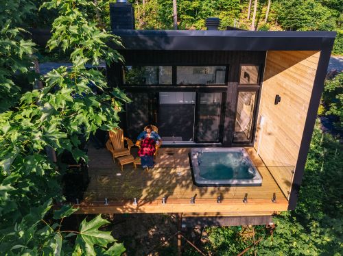 Huard mini cottage outside