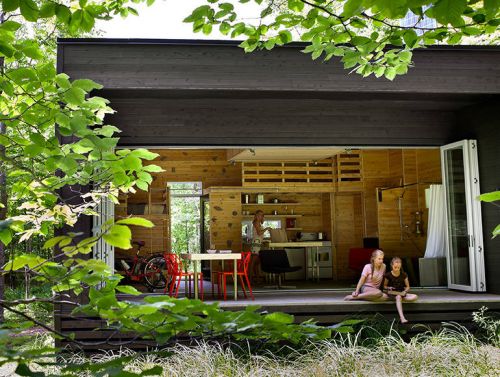 Mini cottage zoobox outside