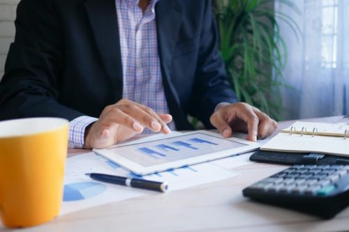 Analyse de données pour une évaluation fiable et impartiale